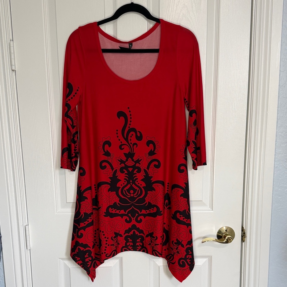 White Mark Red and Black Tunic Top - Picture 6 of 7